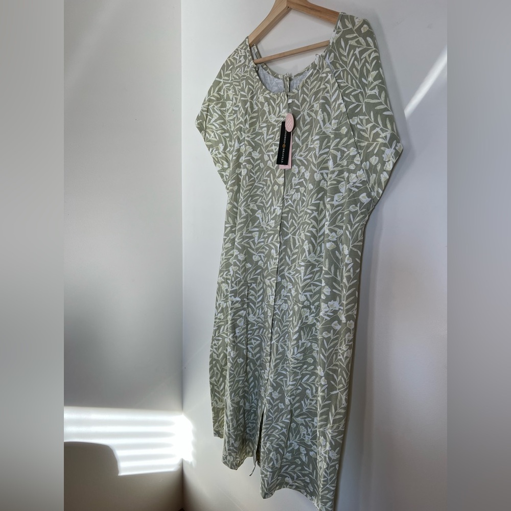 NWT Kindred Bravely Universal Labor and Delivery Gown size 1X/2X